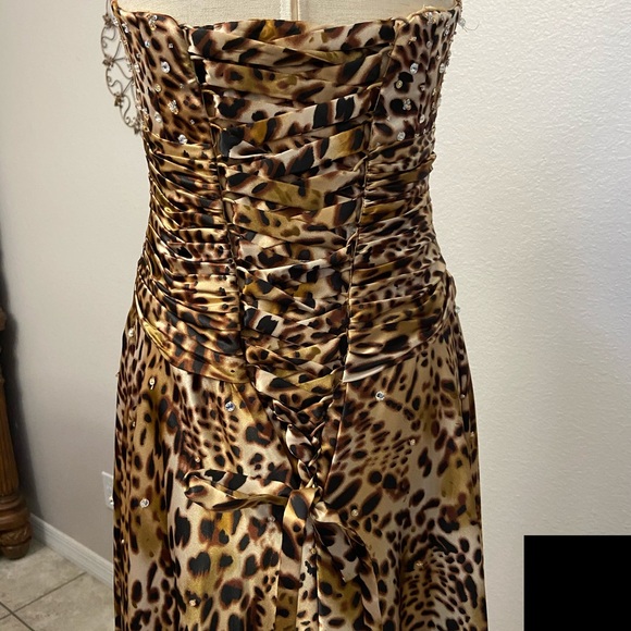 Leopard Bustier Gown - Picture 3 of 5